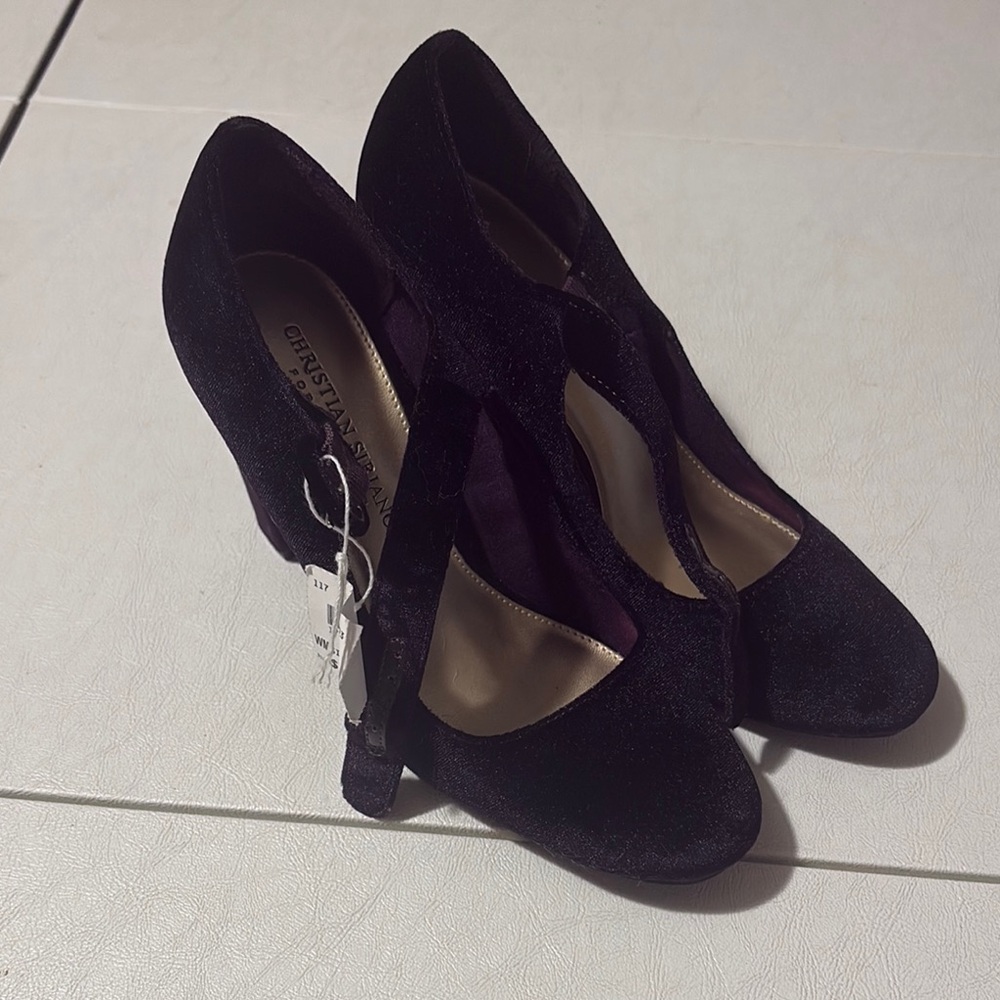 Christian Siriano Black Heels with Pointed Toe